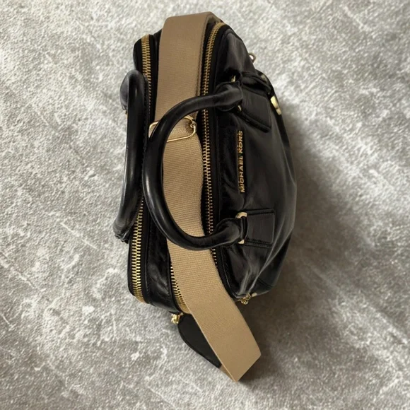 Michael Kors Alexis Medium Satchel Black - Picture 10 of 11